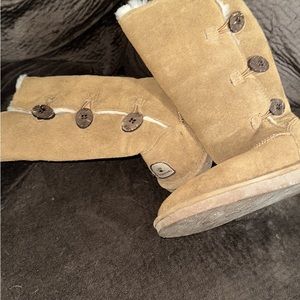 Bearpaw boots